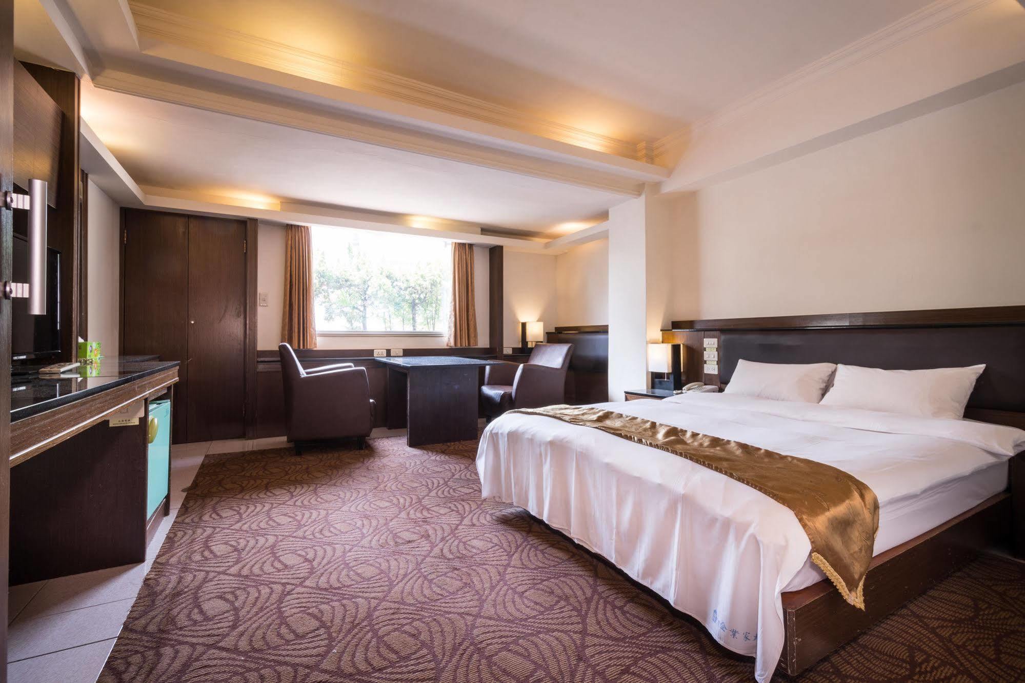 The Enterpriser Hotel Taichung Dış mekan fotoğraf